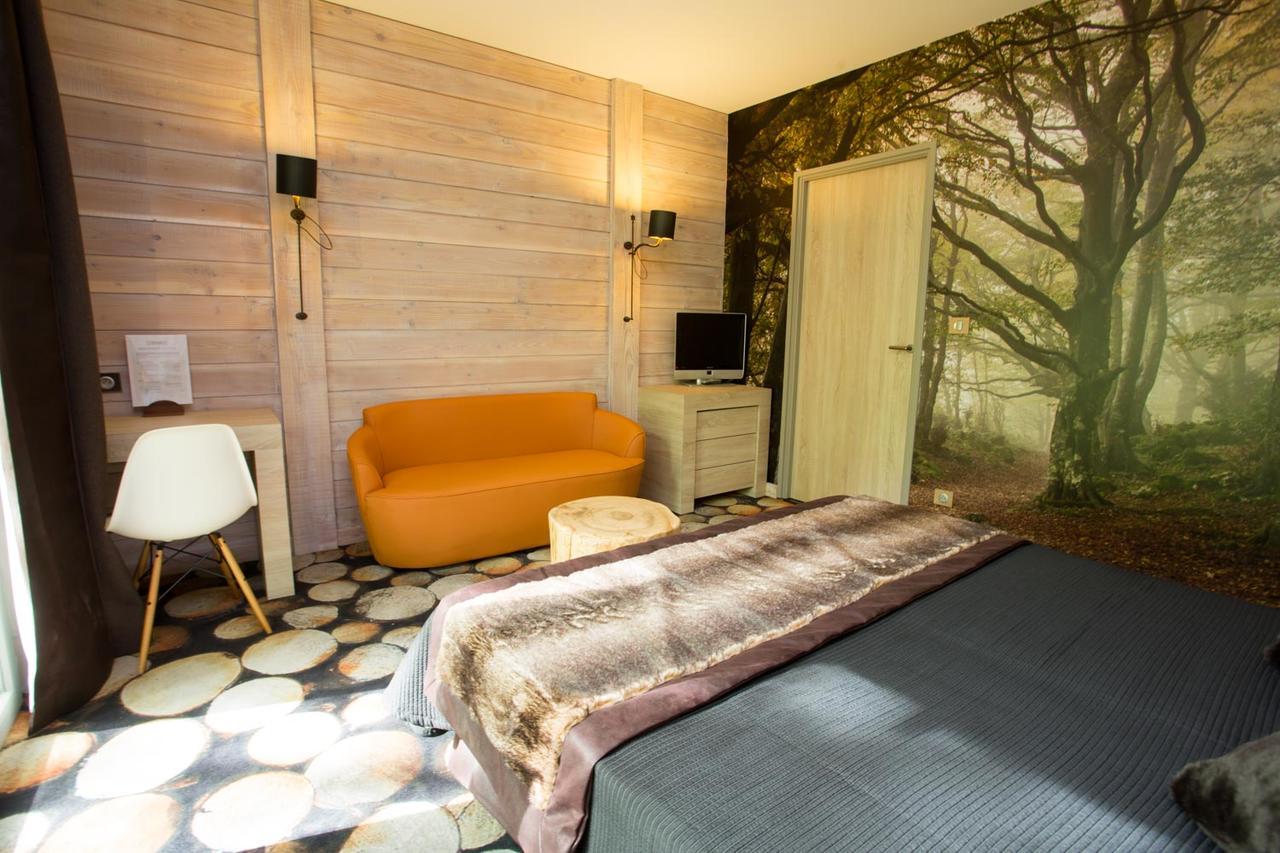 Hotel Des Trois Hiboux Plailly Esterno foto